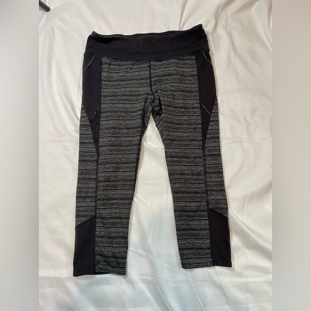 Athleta size medium black yoga capris